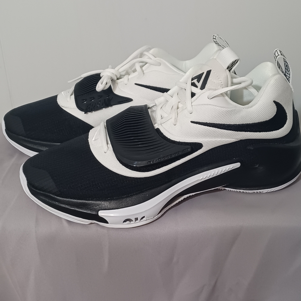 Nike zoom freek 3 sneakers, sz 13